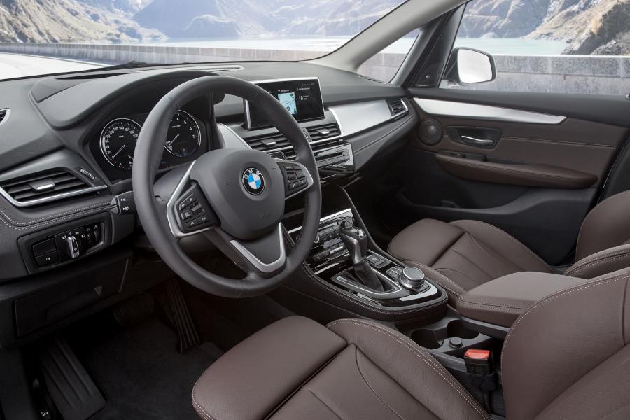 Интерьер BMW 225xe Active Tourer iPerformance (F45) 2018 года  (WW) (фото 18 из 71)